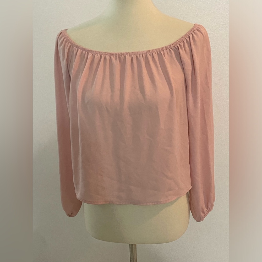 Beautiful pale pink blouse * Size Medium * Forever 21‎
